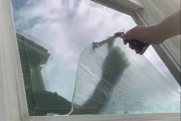 Apple Valley CA Window Scrubbing